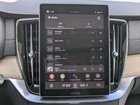 New 2026 Volvo XC90 B5 Core AWD/4WD image 12