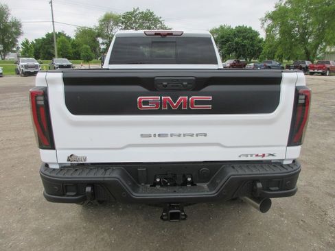 New 2026 GMC Sierra 2500 AT4X w/ AT4X AEV Edition AWD/4WD image 6