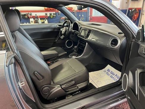 Used 2018 Volkswagen Beetle 2.0T SE FWD image 10