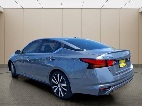 Used 2020 Nissan Altima 2.5 SR w/ Premium Package FWD image 8