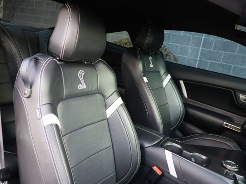 Used 2022 Ford Mustang Shelby GT500 w/ Technology Package RWD image 13