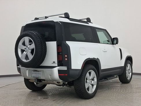 Used 2025 Land Rover Defender 90 S image 9