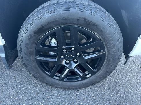 Certified 2024 Chevrolet Silverado 1500 RST w/ Z71 Off-Road Package image 39