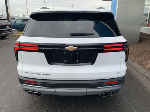 Used 2024 Chevrolet Traverse LT image 6