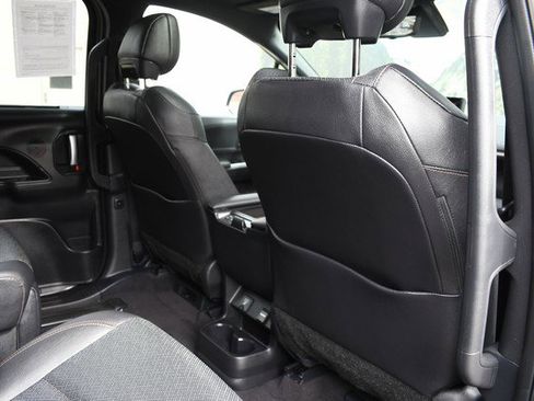 Used 2025 Toyota Sienna Limited image 28