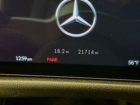Used 2025 Mercedes-Benz GLB 250 GLB 250 image 19