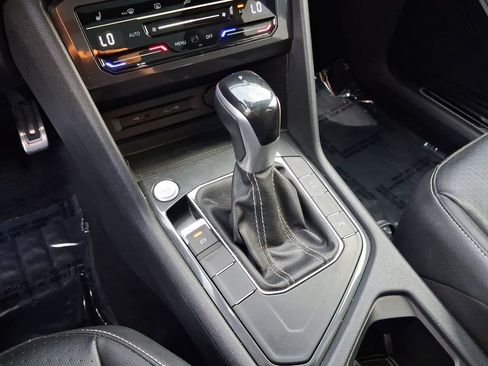 Used 2022 Volkswagen Tiguan SE R-Line FWD image 21