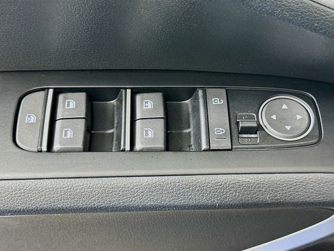 Used 2023 Kia Soul LX image 15