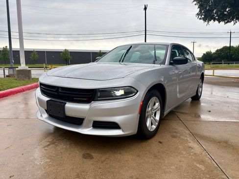 Used 2023 Dodge Charger SXT RWD image 6