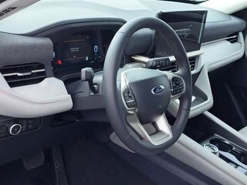New 2026 Ford Explorer Active w/ Active Comfort Package AWD/4WD image 7
