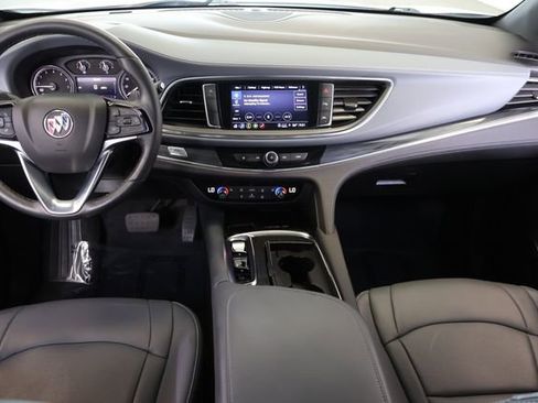 Used 2023 Buick Enclave Essence FWD image 17
