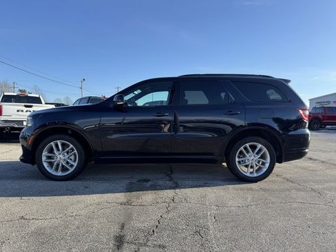 Used 2024 Dodge Durango GT image 2