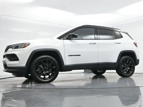 Used 2023 Jeep Compass Latitude AWD/4WD image 44