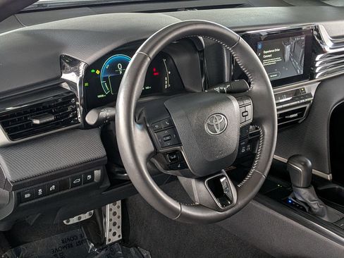Certified 2025 Toyota Camry SE FWD image 14