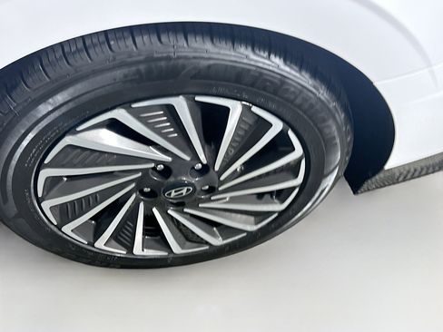 Used 2025 Hyundai Sonata SEL image 11