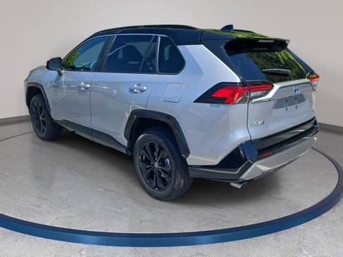 Used 2023 Toyota RAV4 XSE AWD/4WD image 7