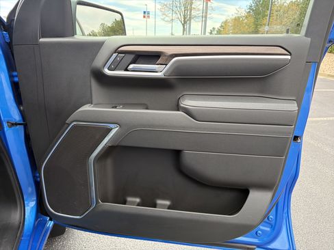 Used 2025 Chevrolet Silverado 1500 LT AWD/4WD image 14