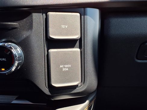 Used 2024 Ford F250 Platinum w/ Tremor Off-Road Package AWD/4WD image 9