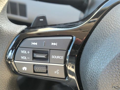 Used 2023 Honda Pilot LX image 19