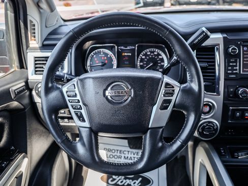 Used 2018 Nissan Titan PRO-4X w/ Pro-4x Convenience Package AWD/4WD image 13
