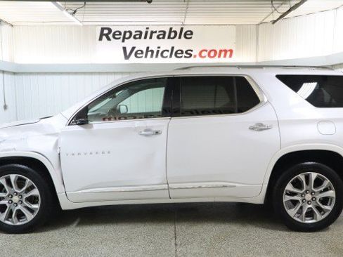 Used 2020 Chevrolet Traverse Premier image 1