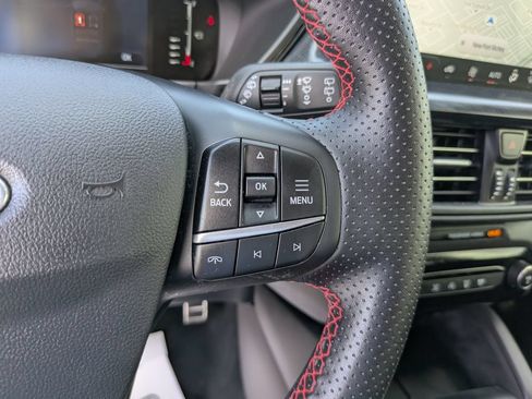 Used 2024 Ford Escape ST-Line w/ Tech Pack #1 FWD image 31