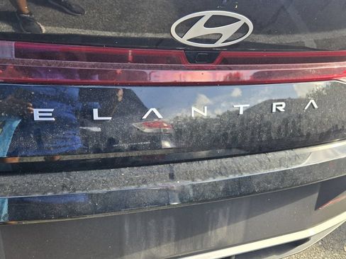 Certified 2025 Hyundai Elantra Sport FWD image 10