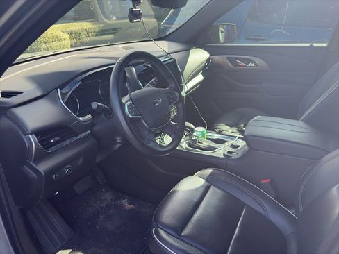 Used 2023 Chevrolet Traverse Premier w/ Redline Edition image 3
