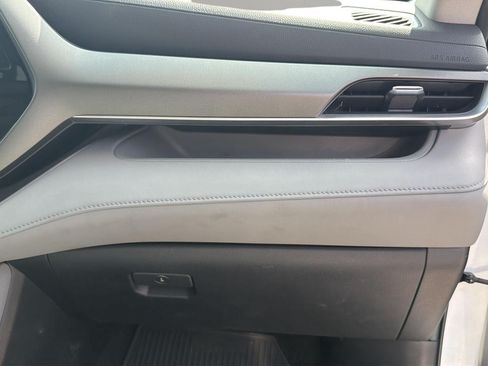 Used 2020 Toyota Highlander XLE FWD image 44