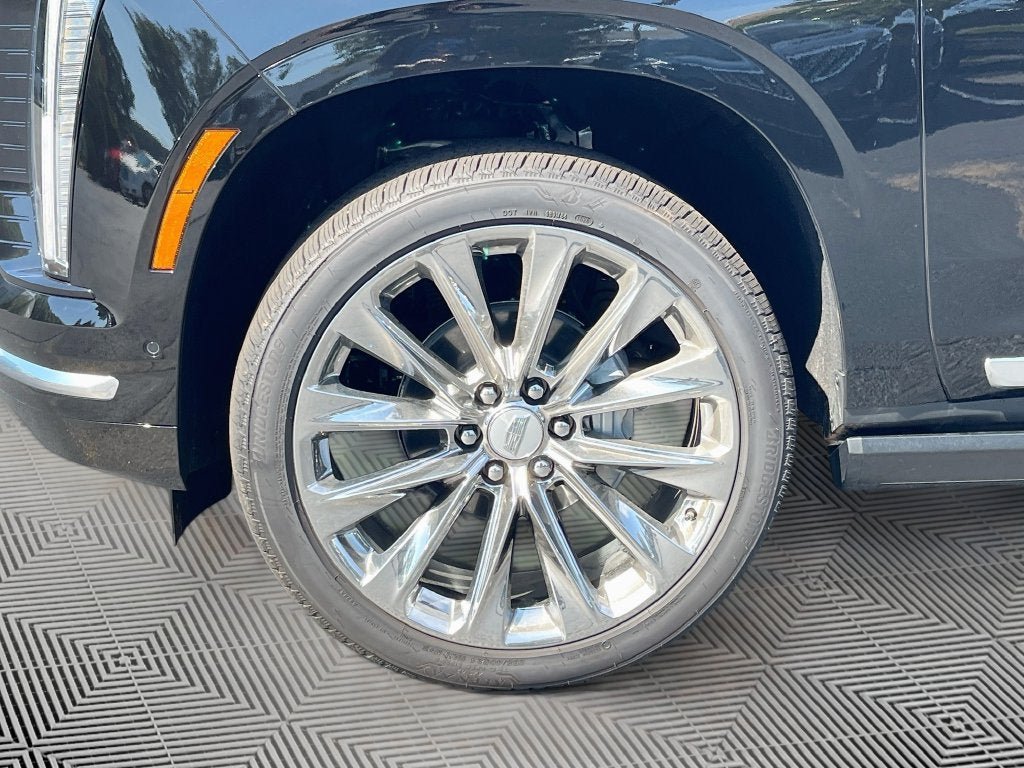 New 2026 Cadillac Escalade ESV Luxury w/ LPO, Radiant Package AWD/4WD image 10