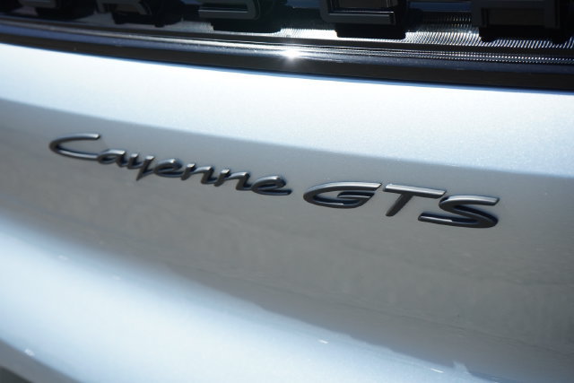 Used 2026 Porsche Cayenne GTS AWD/4WD image 12