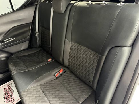 Used 2021 Nissan Kicks S FWD image 33