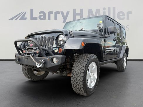 Used 2011 Jeep Wrangler Unlimited Sahara w/ Connectivity Group AWD/4WD image 1