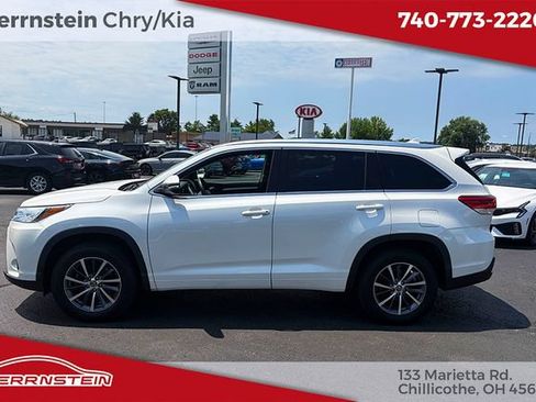 Used 2018 Toyota Highlander XLE FWD image 4