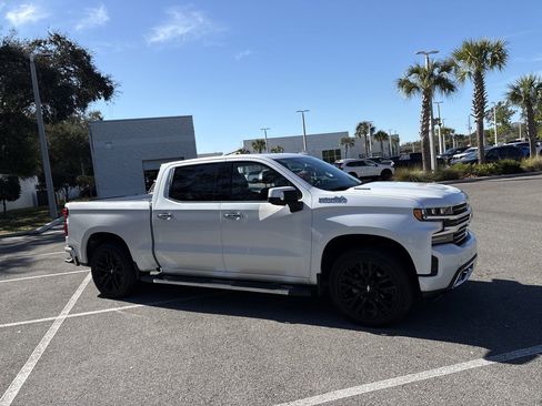 Used 2020 Chevrolet Silverado 1500 High Country w/ Technology Package image 9