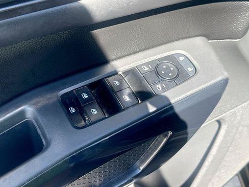 Used 2024 Nissan Pathfinder S FWD image 15