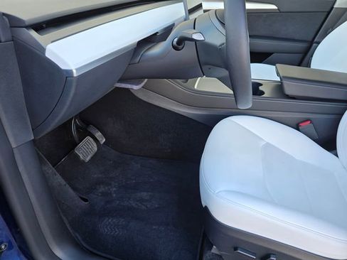 Used 2025 Tesla Model Y Long Range image 20