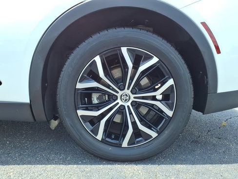 Certified 2024 Toyota Crown AWD/4WD image 23