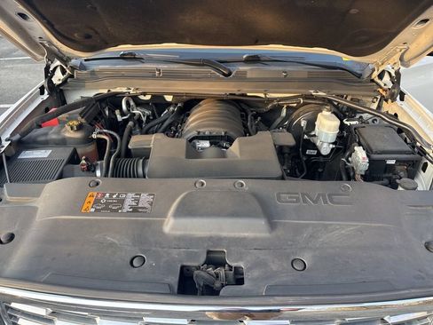 Used 2018 GMC Yukon Denali w/ Denali Ultimate Package image 18