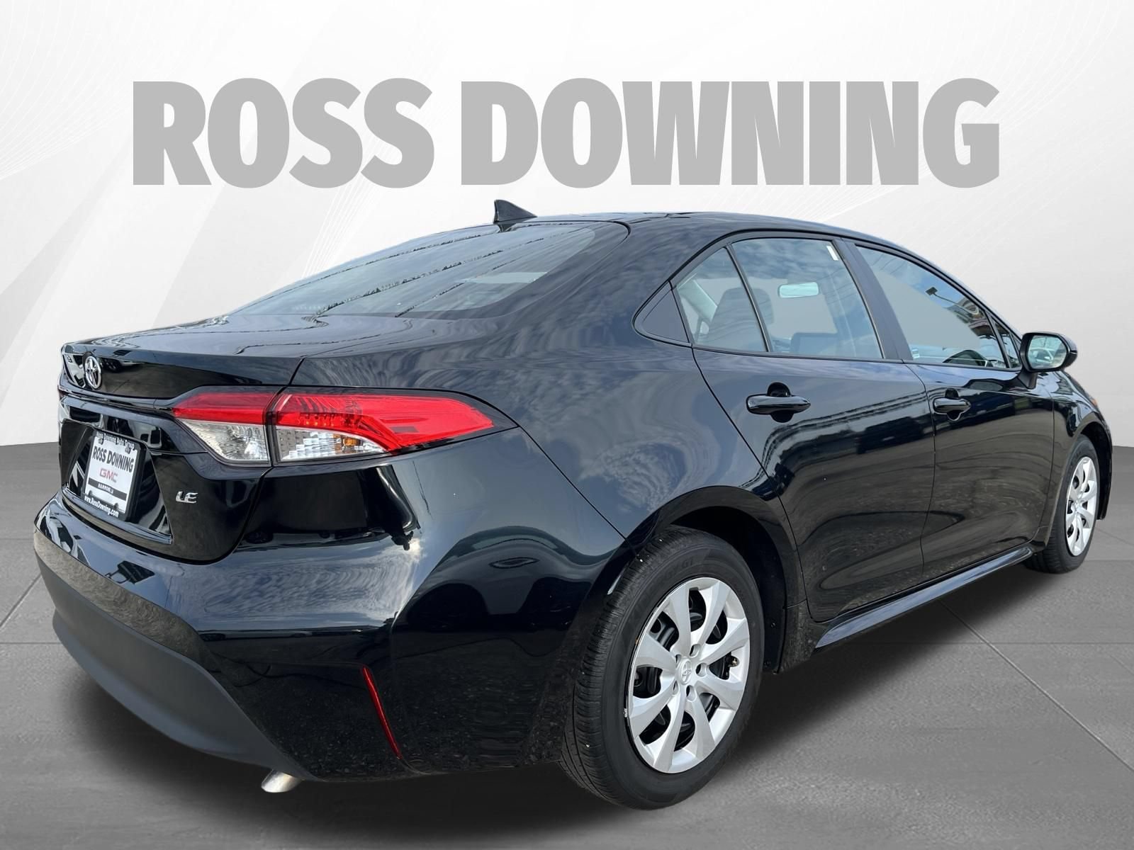 Used 2024 Toyota Corolla LE FWD image 4