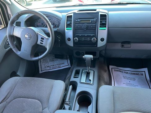 Used 2012 Nissan Frontier SV image 16