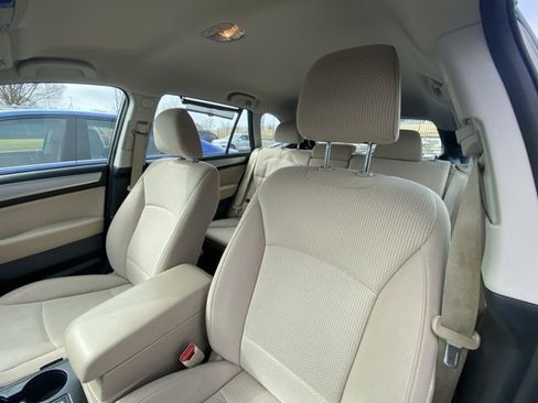Used 2017 Subaru Outback 2.5i w/ Popular Package #2 image 5