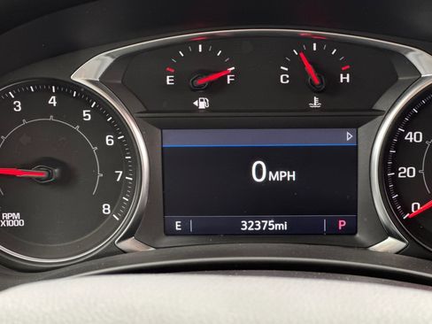 Used 2024 GMC Terrain SLT w/ Elevation Edition FWD image 18