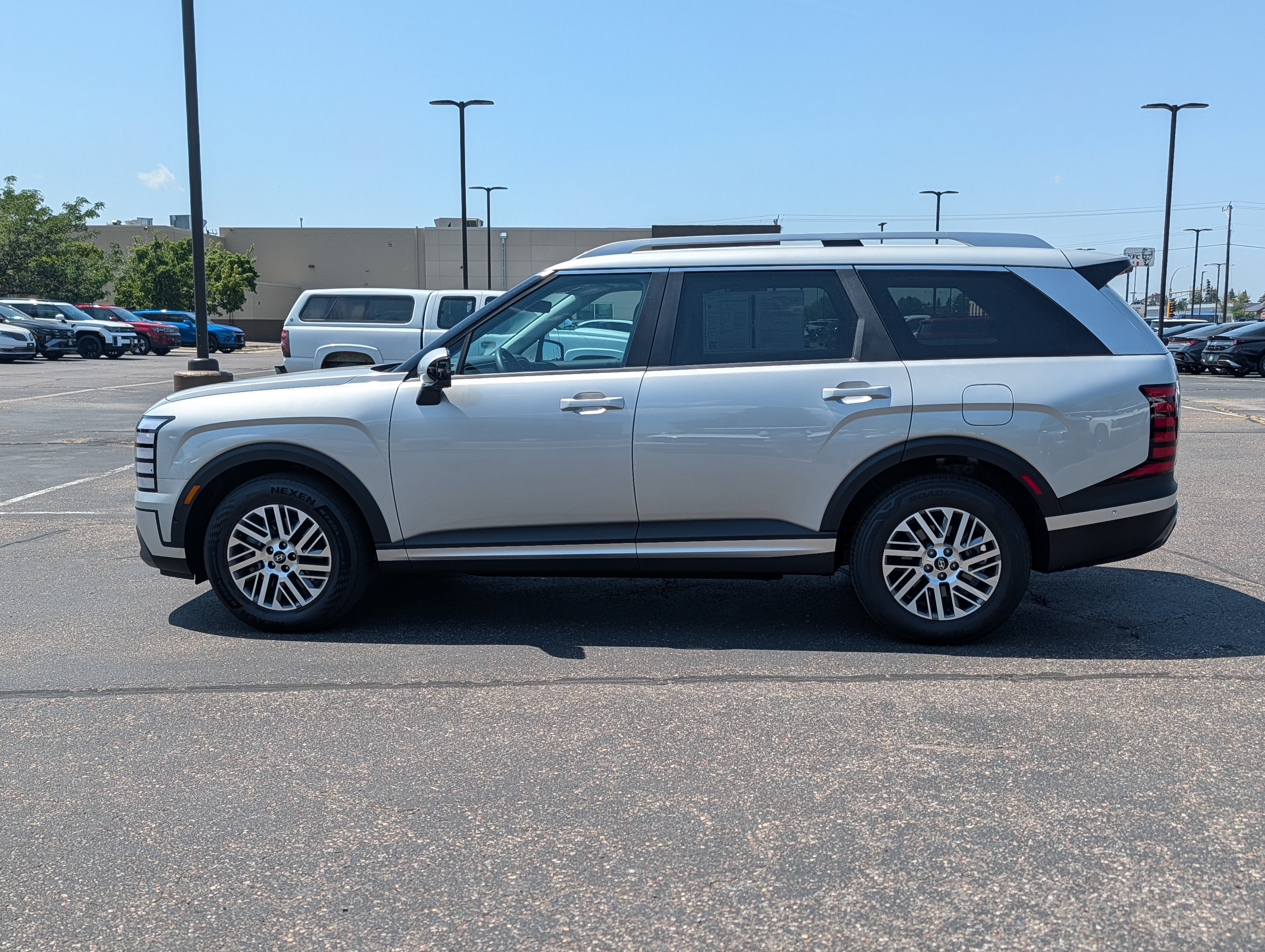 Used 2026 Hyundai Palisade SEL AWD/4WD image 2