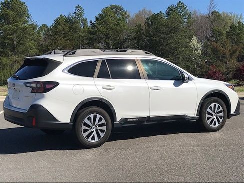 Used 2022 Subaru Outback Premium image 4