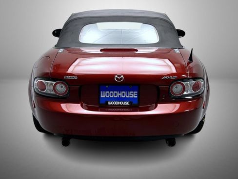 Used 2006 MAZDA MX-5 Miata RWD image 6