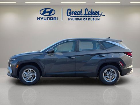Certified 2025 Hyundai Tucson SE image 2
