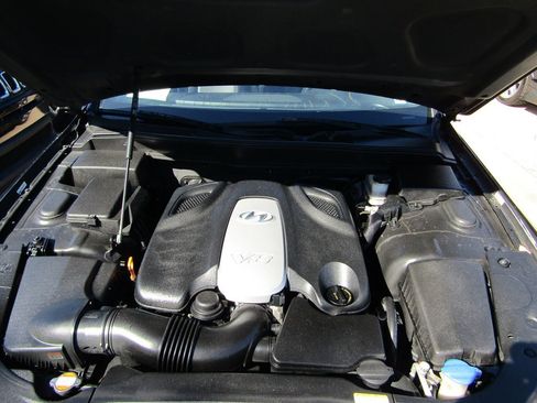 Used 2010 Hyundai Genesis 4.6 image 13