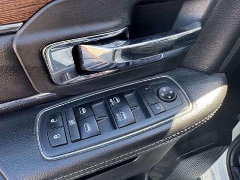 Used 2018 RAM 1500 Laramie image 10