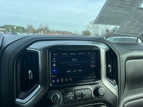 Used 2020 Chevrolet Silverado 2500 LTZ w/ LTZ Premium Package image 19